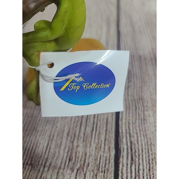 Top Collection #4010 Frog Playing Fiddle On Mushroom Figurine Top Land Trading - Picture 8 of 9